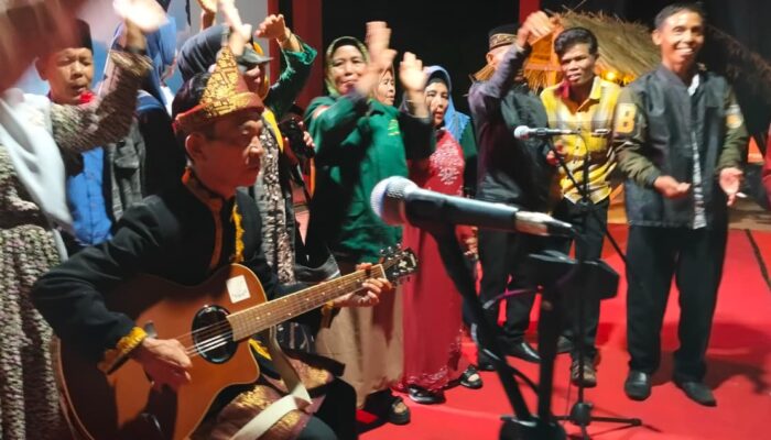 “Rejong di Bawah Hujan” Seniman Suarakan ASA